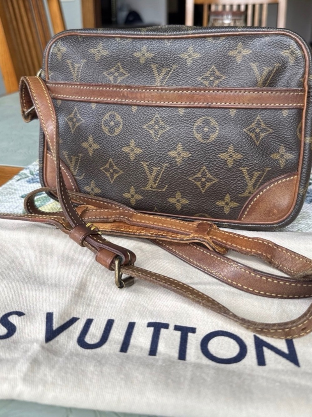 LOUIS VUITTON Trocadero Monogram Canvas Brown Vintage Crossbody Bag JD998MR